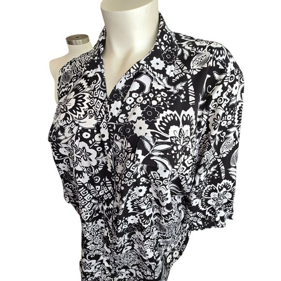 Black & White Floral Print Button-Up Blouse Womens Plus Size 3X 26/28 JJ4039 - Picture 2 of 5